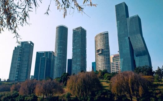 Edificios de departamentos junto al parque La Mexicana, Ciudad de México